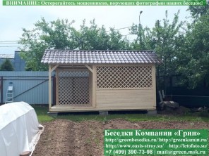 Базовый вариант беседки "Домик с навесом 3х5". Задняя стенка глухая. Открытый навес.